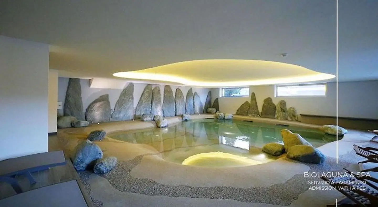 Alexander Charme Hotel Hallenbad