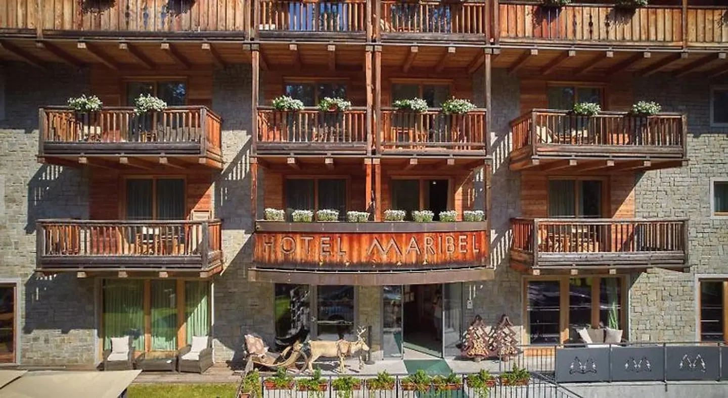 Maribel Hotel EXTERIOR