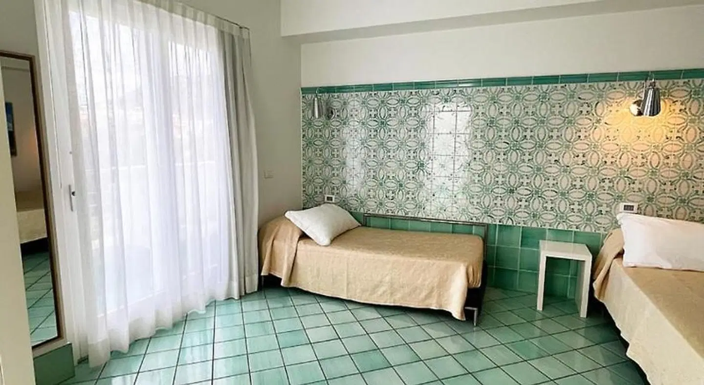 Ganimede ROOM_EXAMPLE
