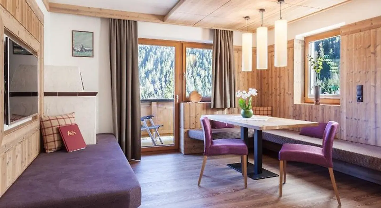 Alpinhotel Berghaus ROOM_EXAMPLE