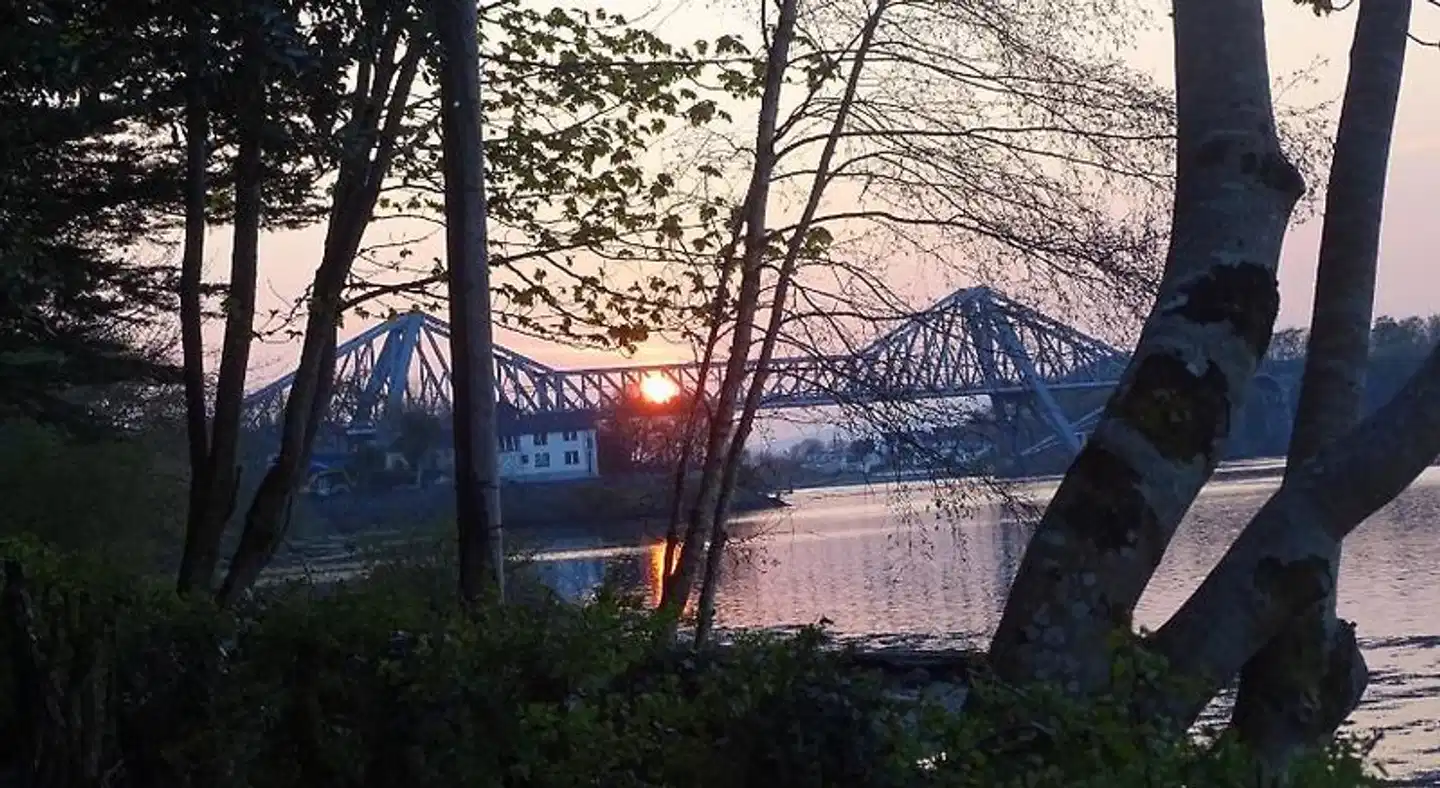 Falls of Lora Aussenansicht