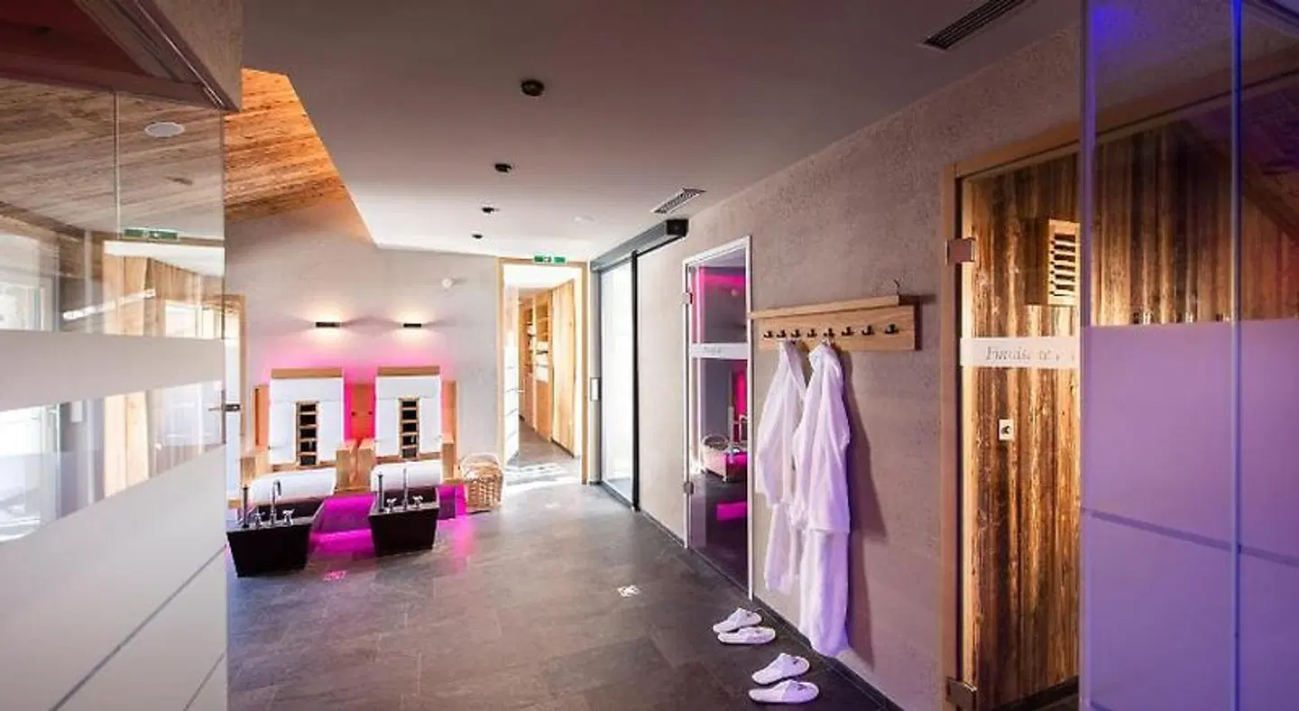Tirol LOUNGE_LOBBY