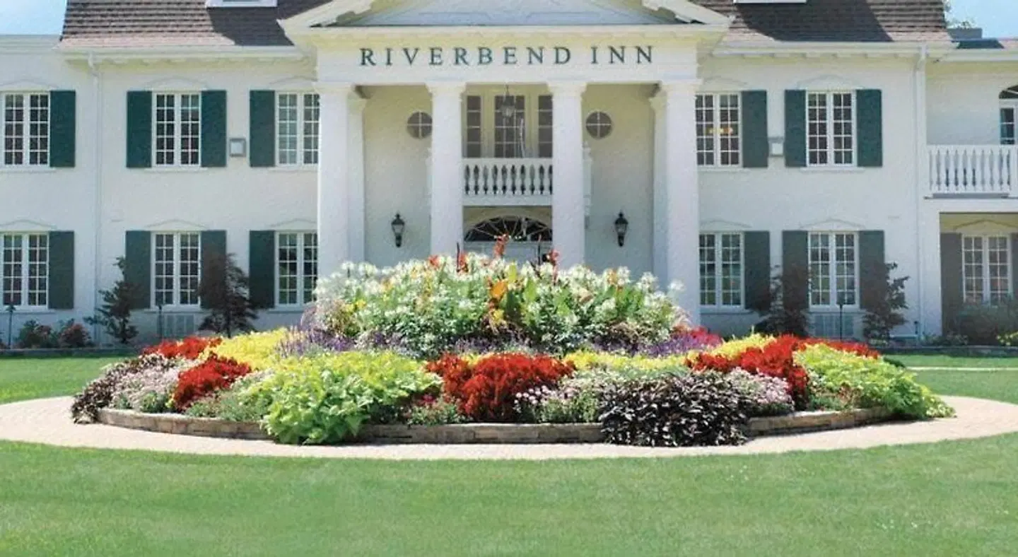 Riverbend Inn & Vineyard EXTERIOR