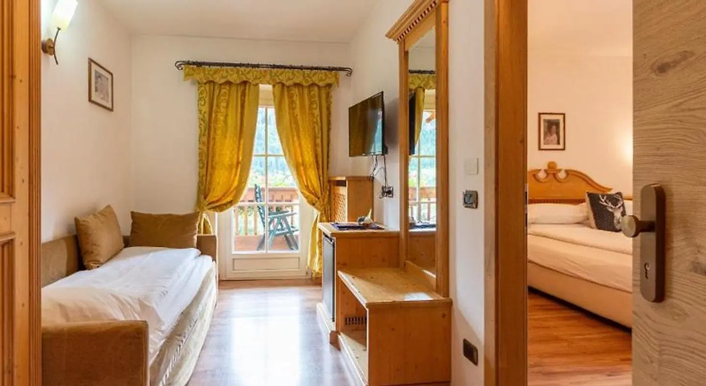 Monza ROOM_EXAMPLE