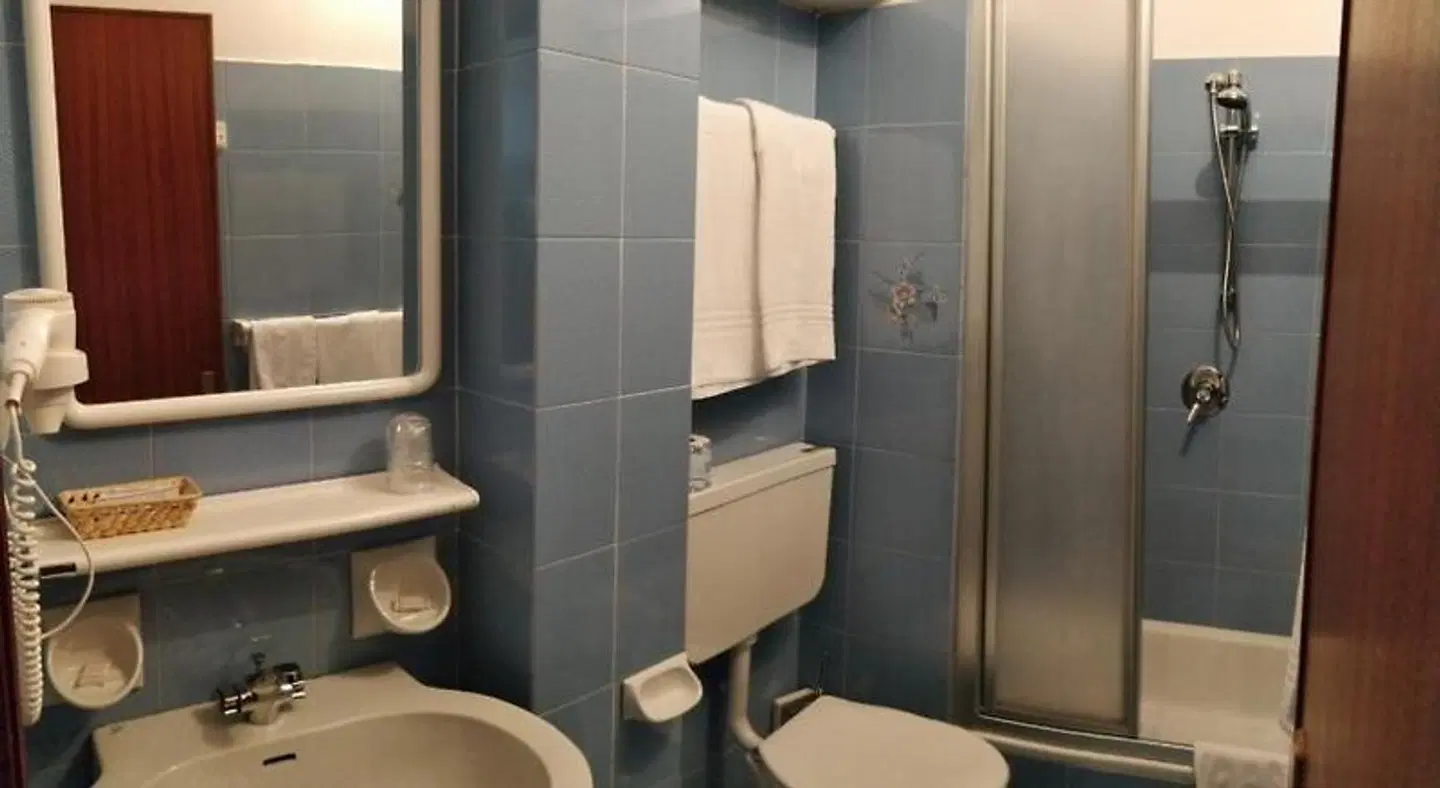 Hotel Riviera Badezimmer