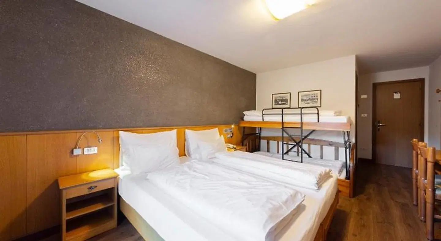 Stella ROOM_EXAMPLE