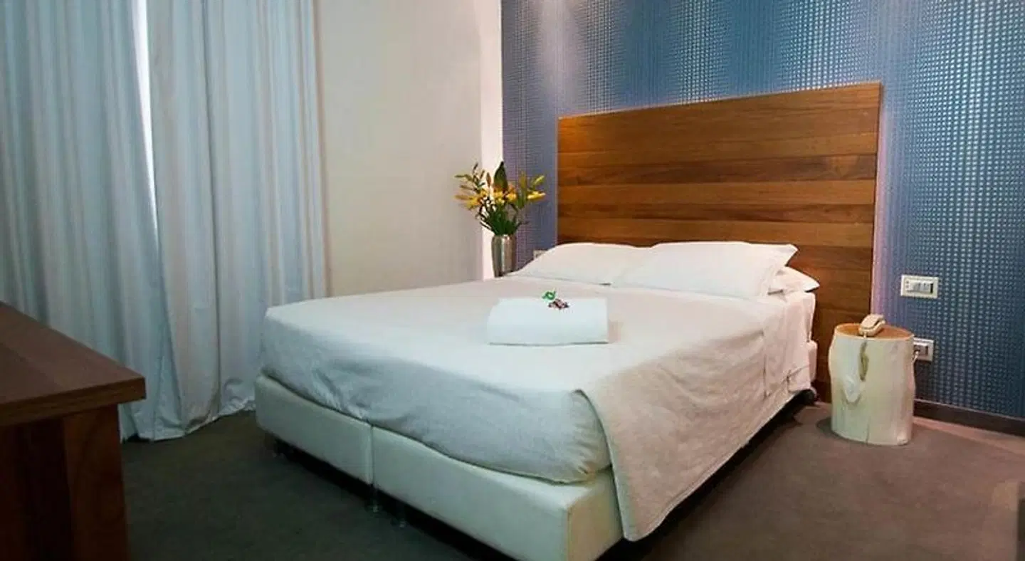 Q Hotel ROOM_EXAMPLE