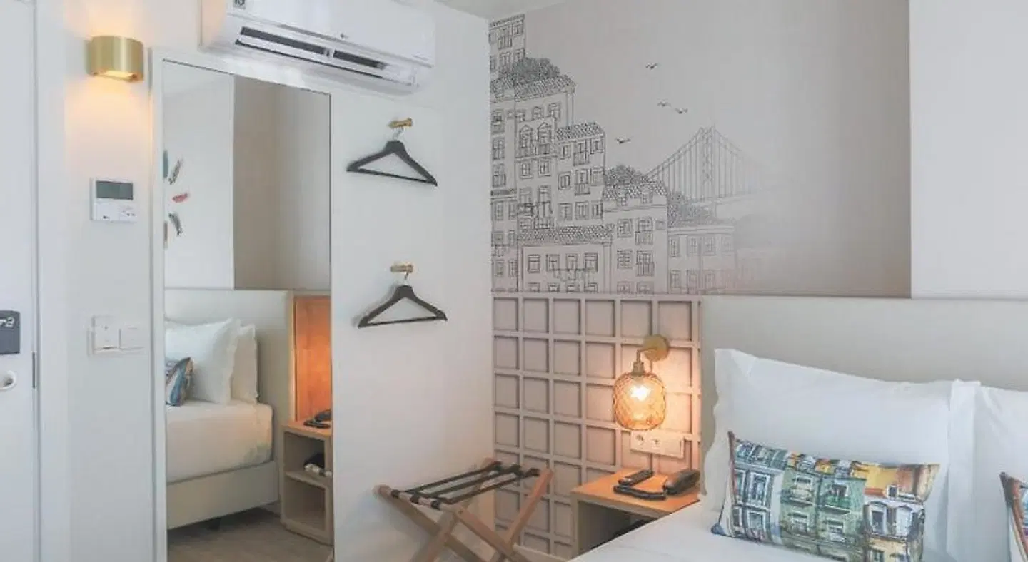 Mouraria Lisboa Hotel ROOM_EXAMPLE