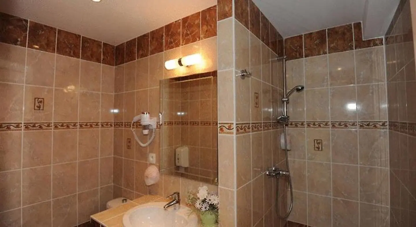 Hôtel Evian Express - Terminus Badezimmer