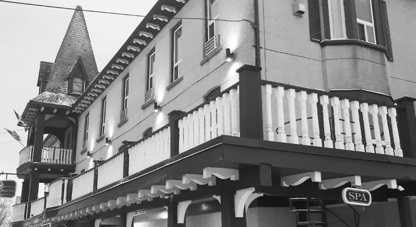 The Gananoque Inn & Spa EXTERIOR