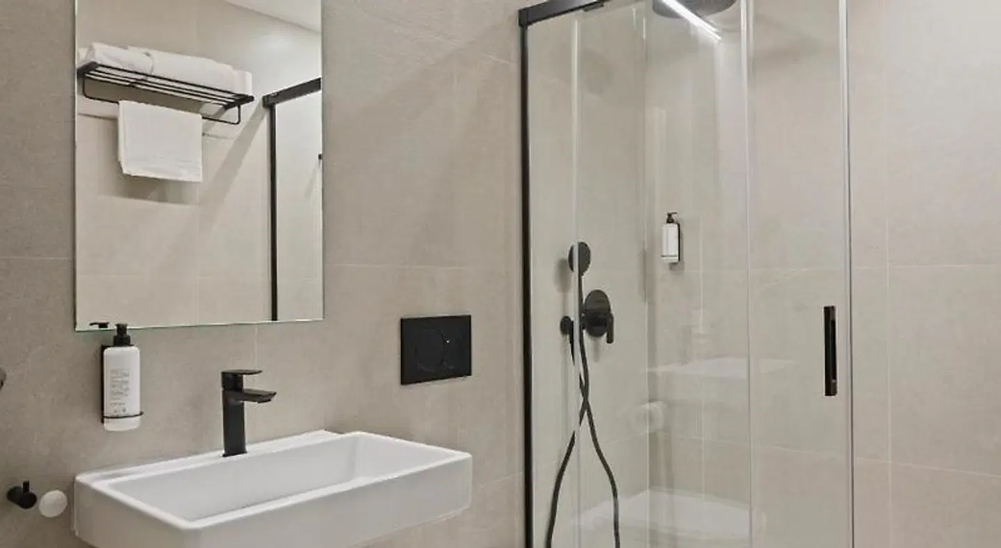 Hotel Avenida Badezimmer