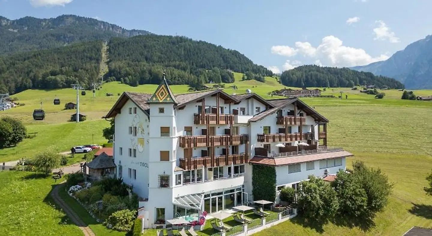Parc Hotel Tyrol EXTERIOR