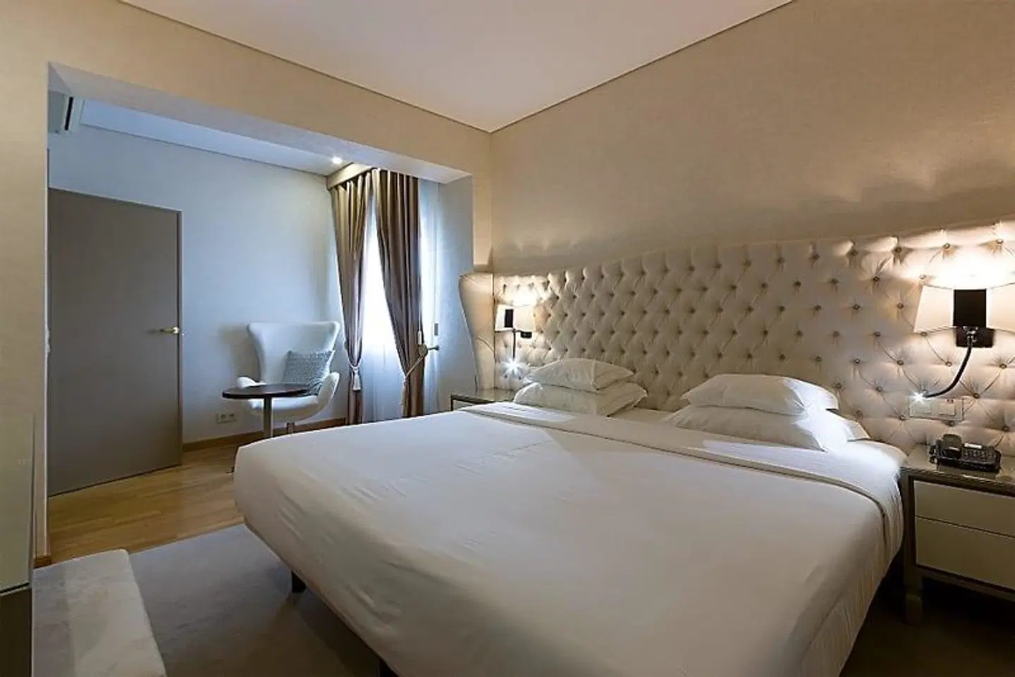 Meira ROOM_EXAMPLE
