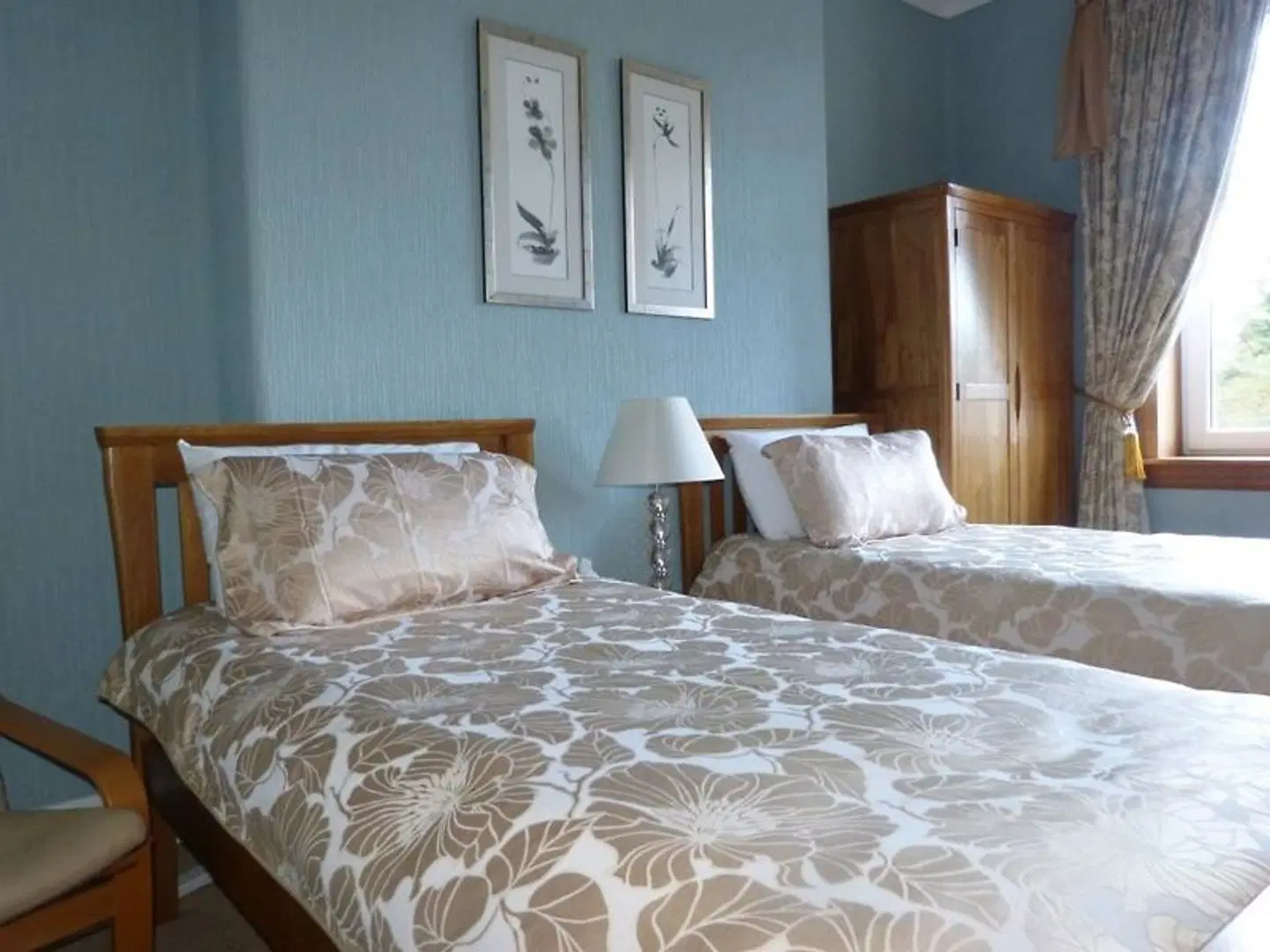 Pinewood Country House ROOM_EXAMPLE