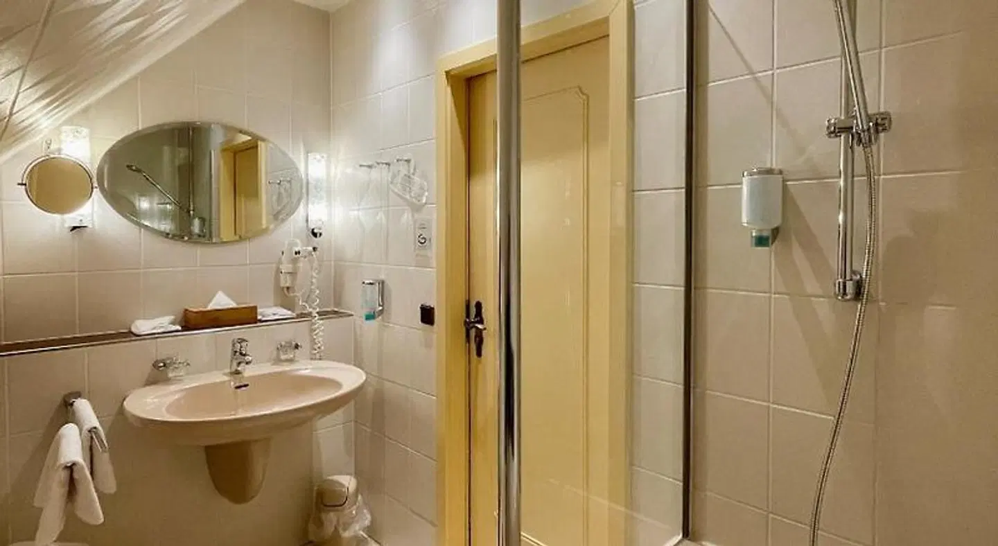 Villa am Park Badezimmer