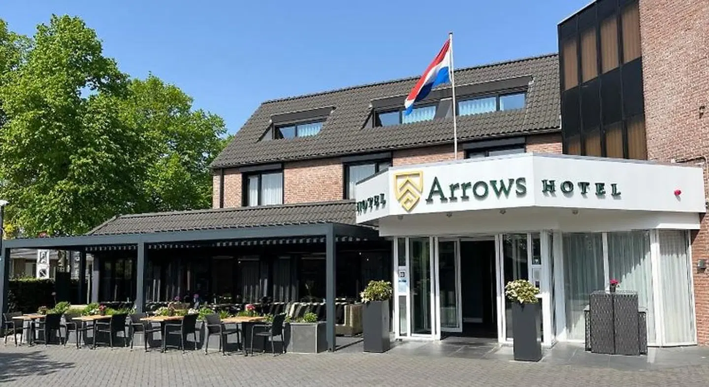 Arrows EXTERIOR
