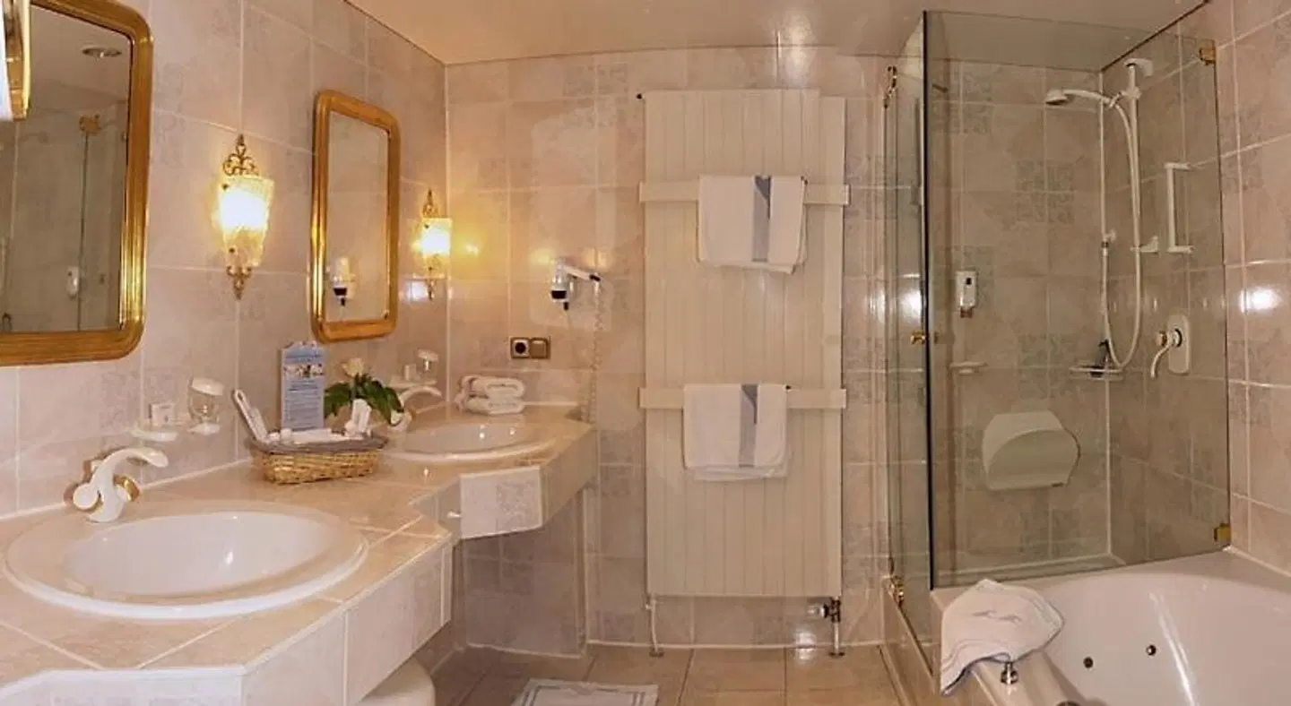 Badhotel Sternhagen Badezimmer