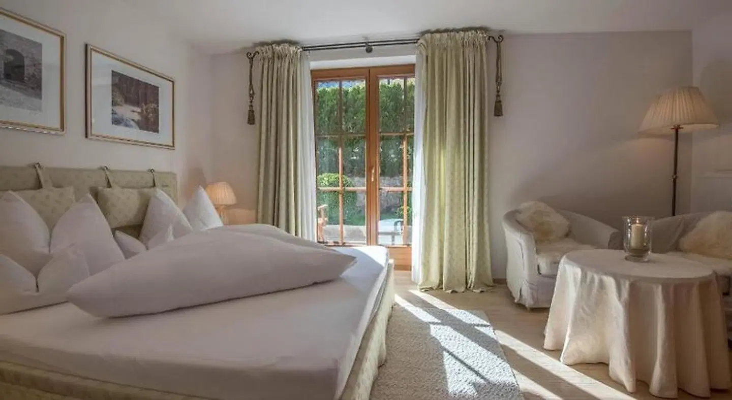 Hotel Alpenblick ROOM_EXAMPLE