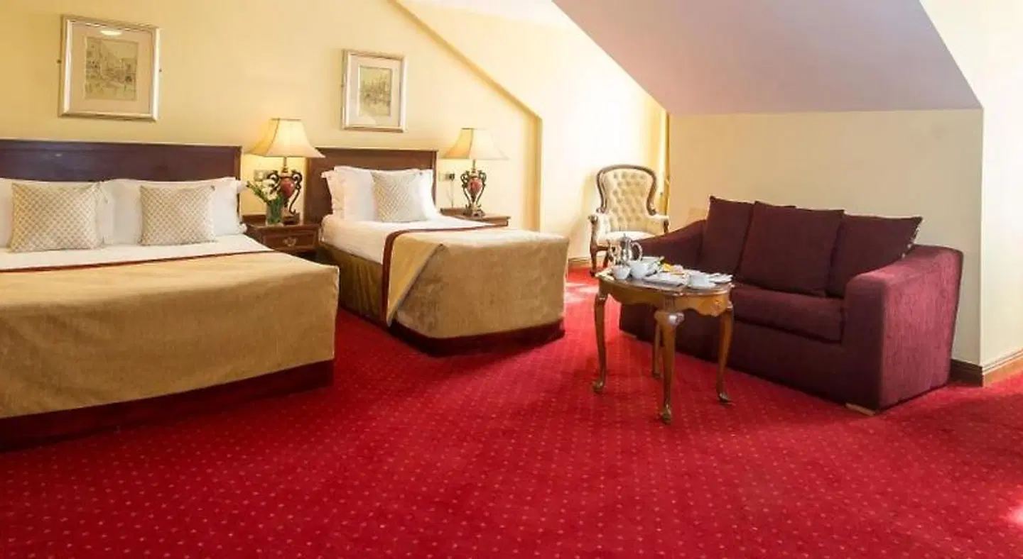 Meadow Court ROOM_EXAMPLE