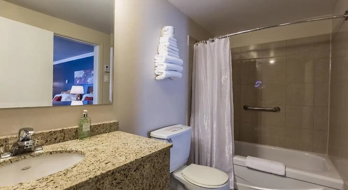 Motel au Vieux Piloteux Badezimmer