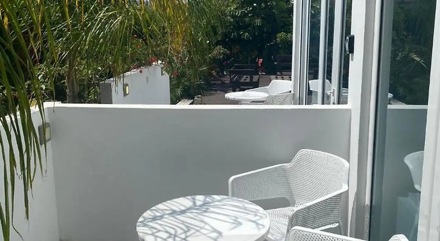 Nissi 49 Apartments Terrasse