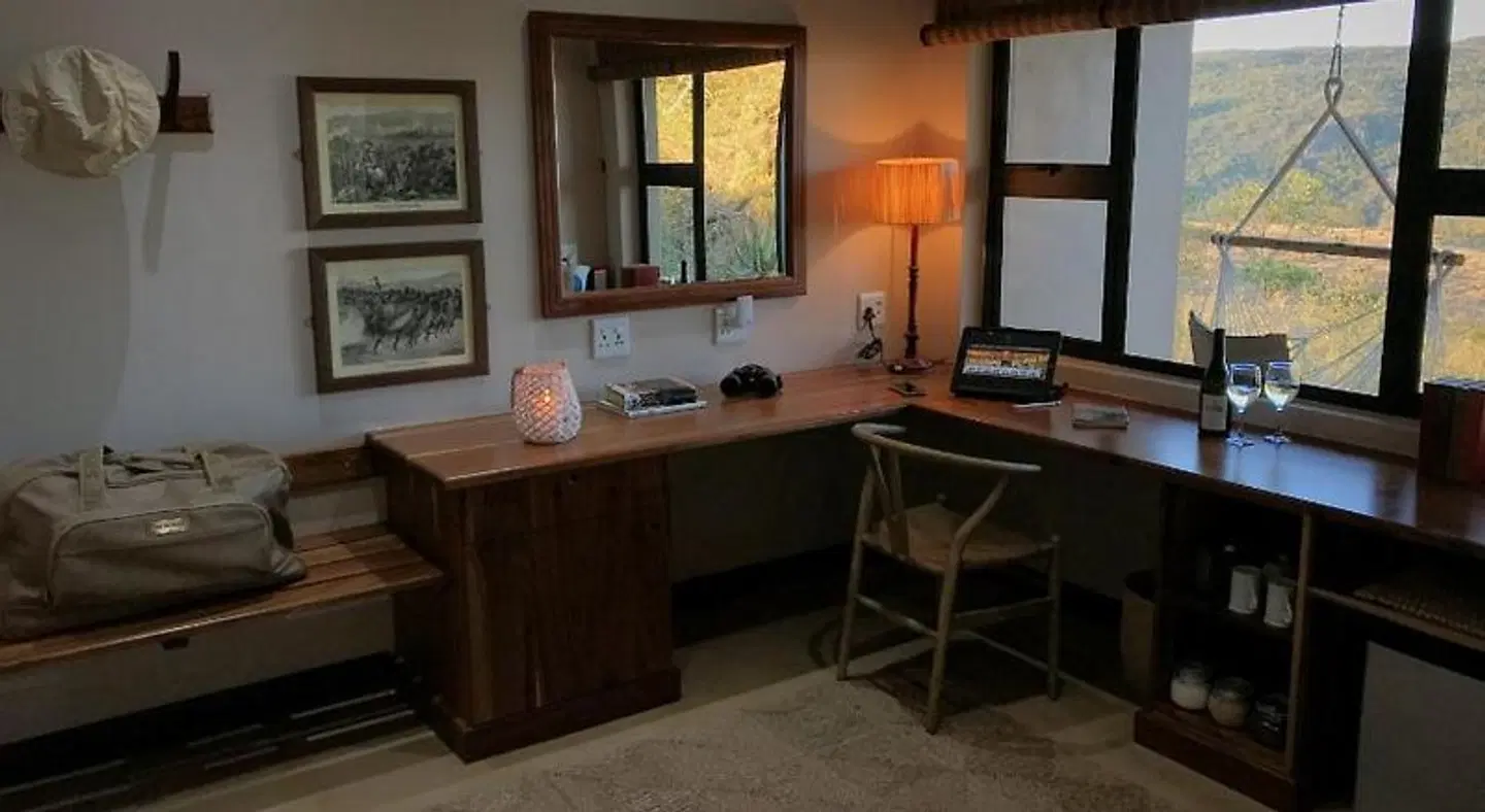 Fugitives' Drift Lodge ROOM_EXAMPLE