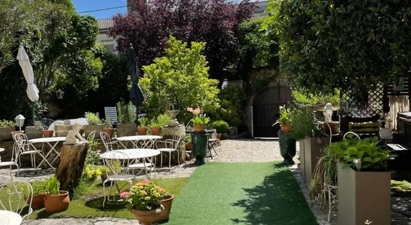 Le Manoir du Raveyron Garten