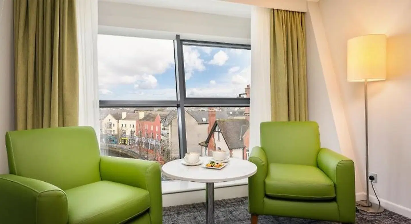 The Glasshouse ROOM_EXAMPLE