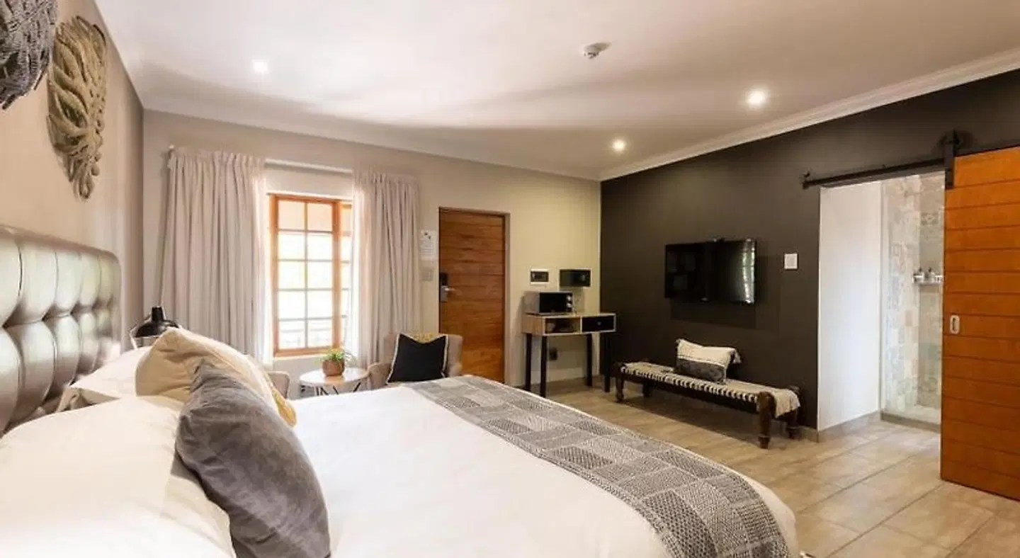 Lowveld Living Guesthouse ROOM_EXAMPLE