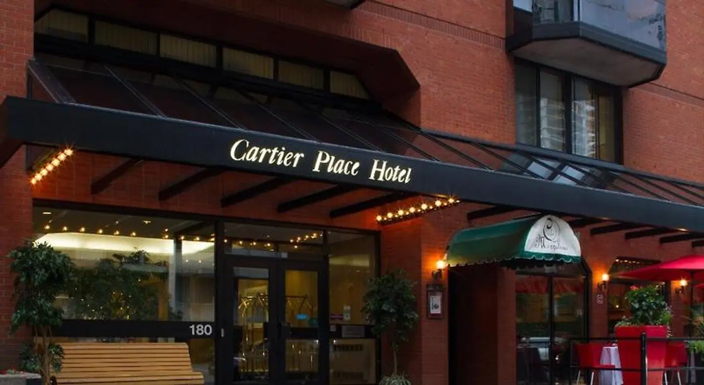 Cartier Place Hotel EXTERIOR