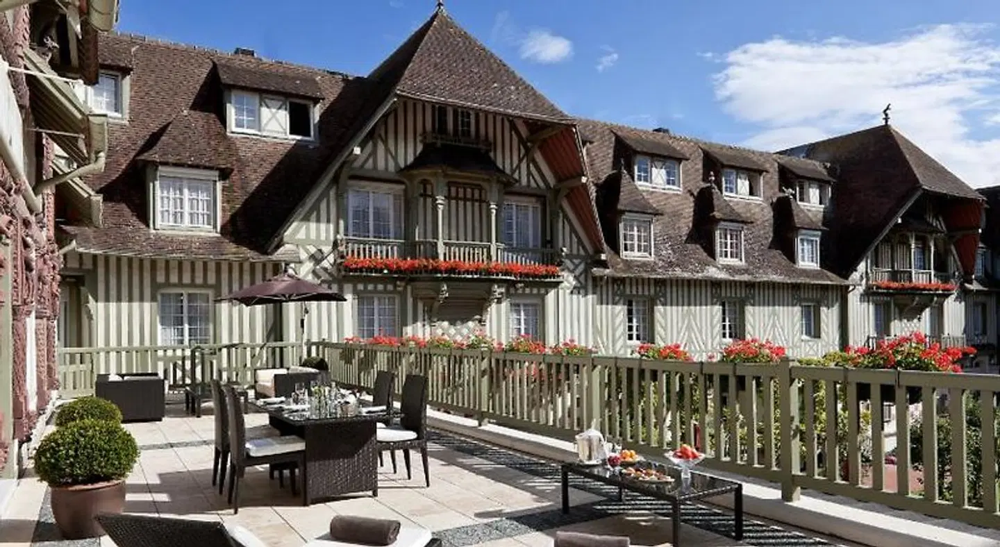 Normandy Barriere Terrasse