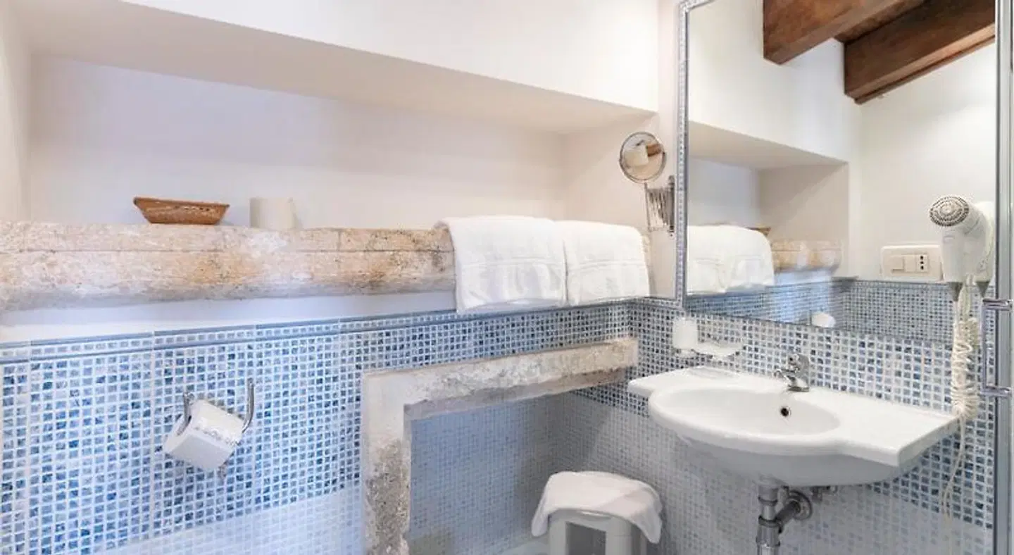 Rione Antico La Terra Badezimmer