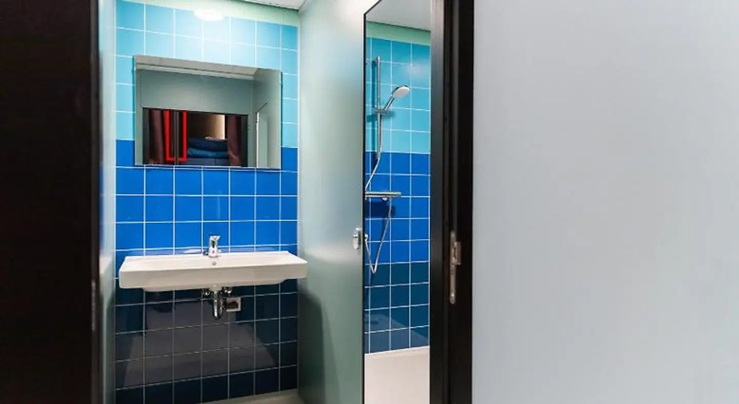 Blue Collar Hotel Badezimmer