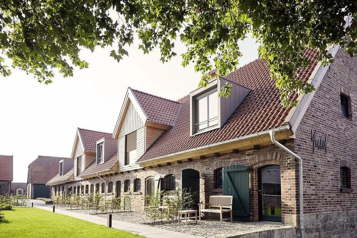 Yard Boarding Hotel EXTERIOR