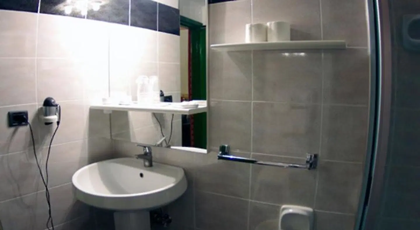 Hotel Iris Crillon Badezimmer