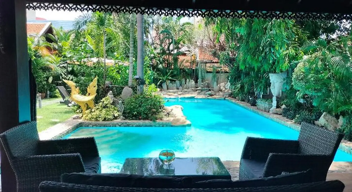 Le Prive Resort OUTDOOR_POOL