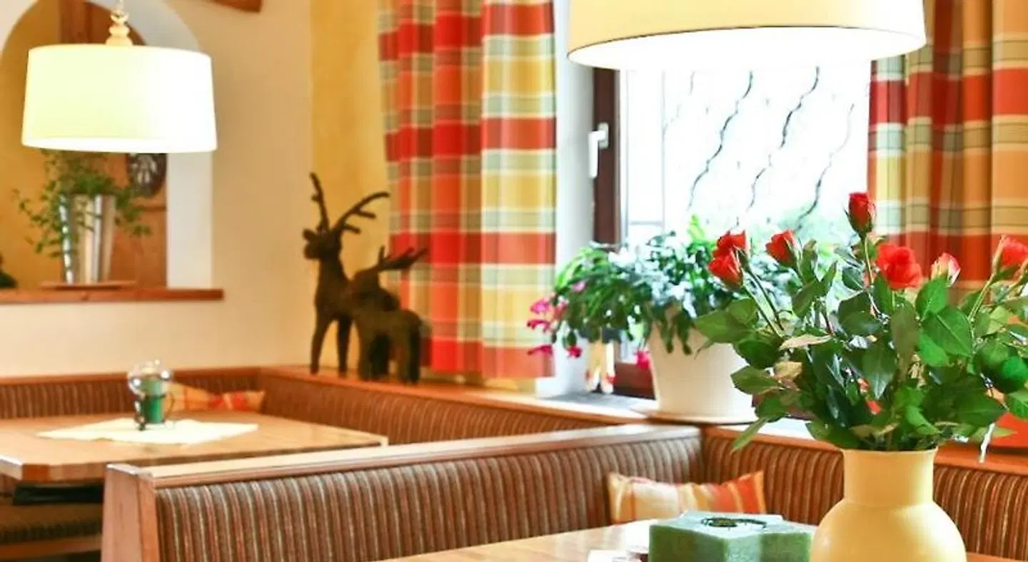 Edelweiss LOUNGE_LOBBY