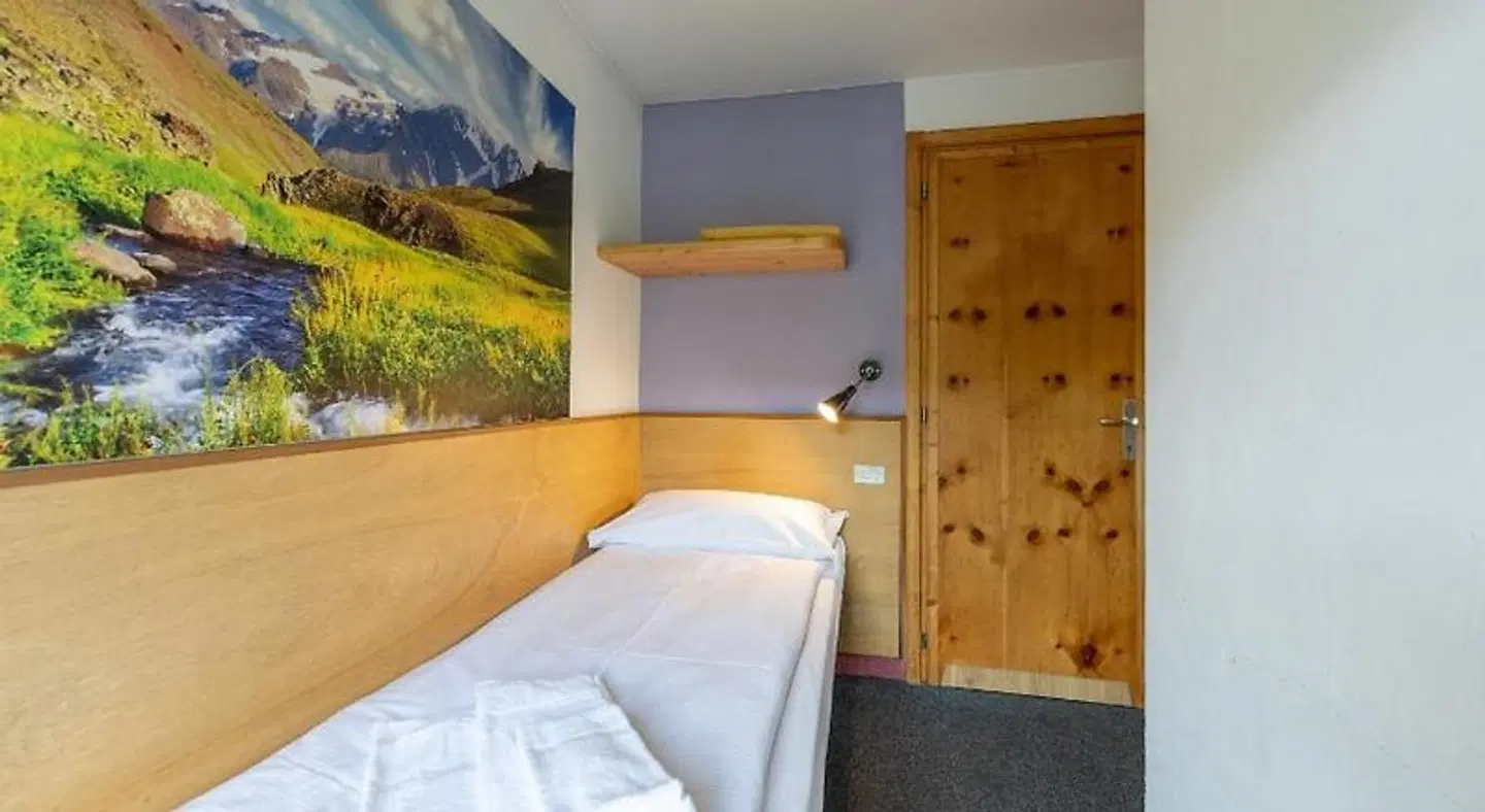 Teola ROOM_EXAMPLE