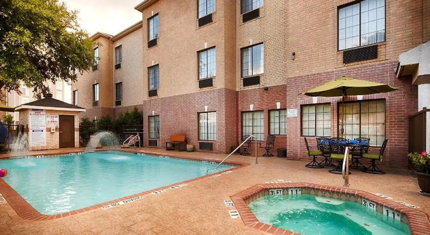 Best Western Plus Hill Country Suites - San Antonio OUTDOOR_POOL