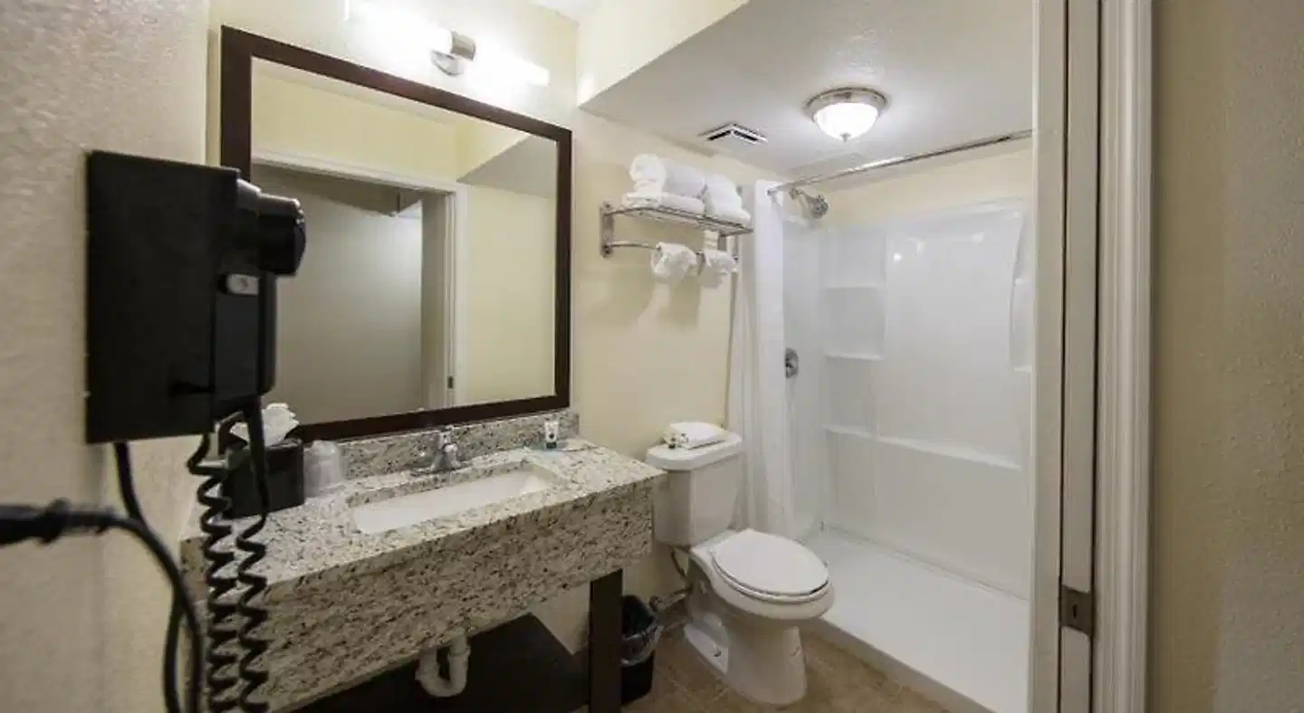 Comfort Inn & Suites Daytona Beach Oceanfront Badezimmer