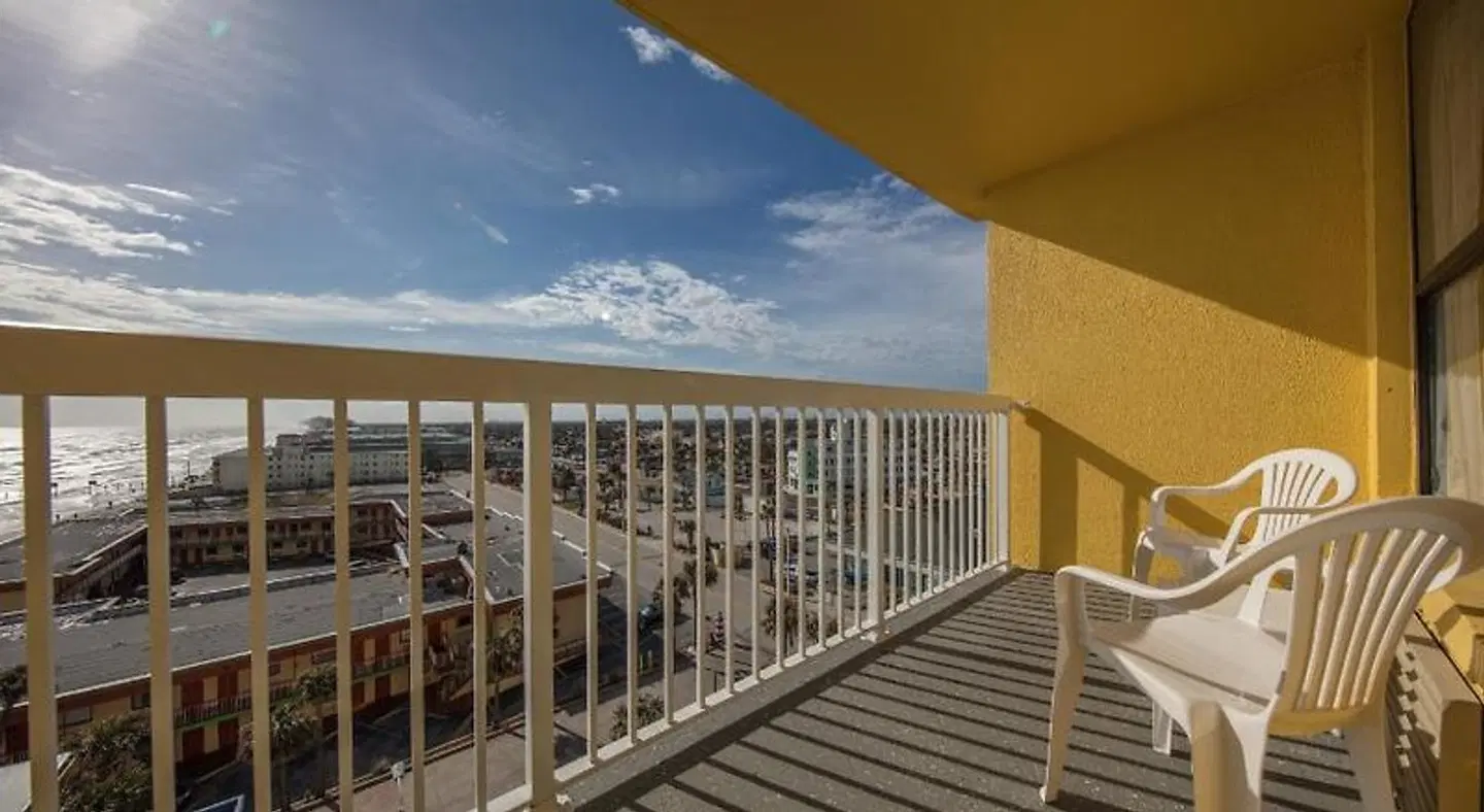 Comfort Inn & Suites Daytona Beach Oceanfront Terrasse