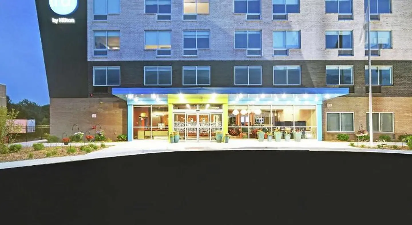 Tru By Hilton Grand Rapids Airport EXTERIOR