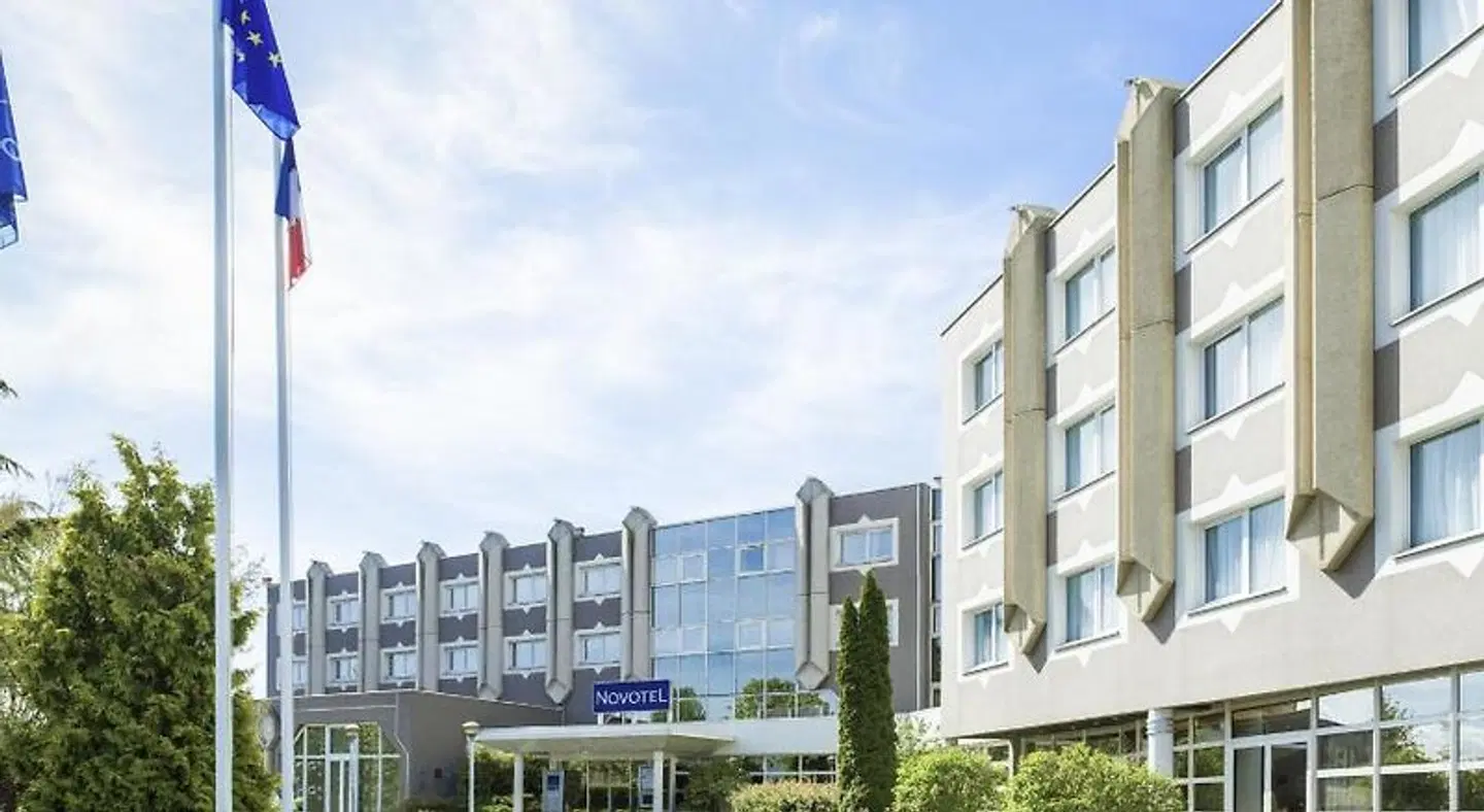 Novotel Clermont Ferrand Hotel EXTERIOR