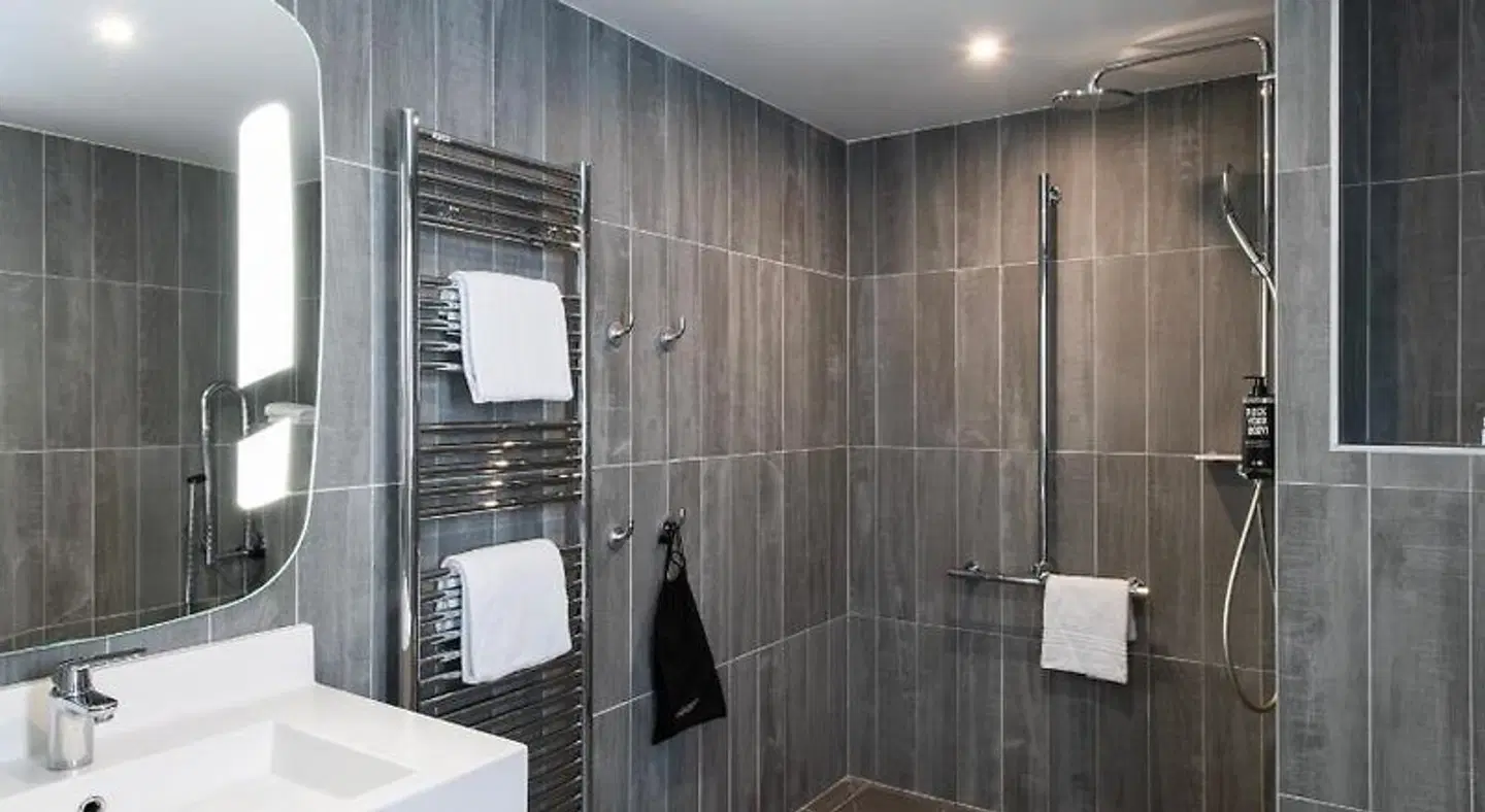 ibis Saint-Malo Plage Badezimmer