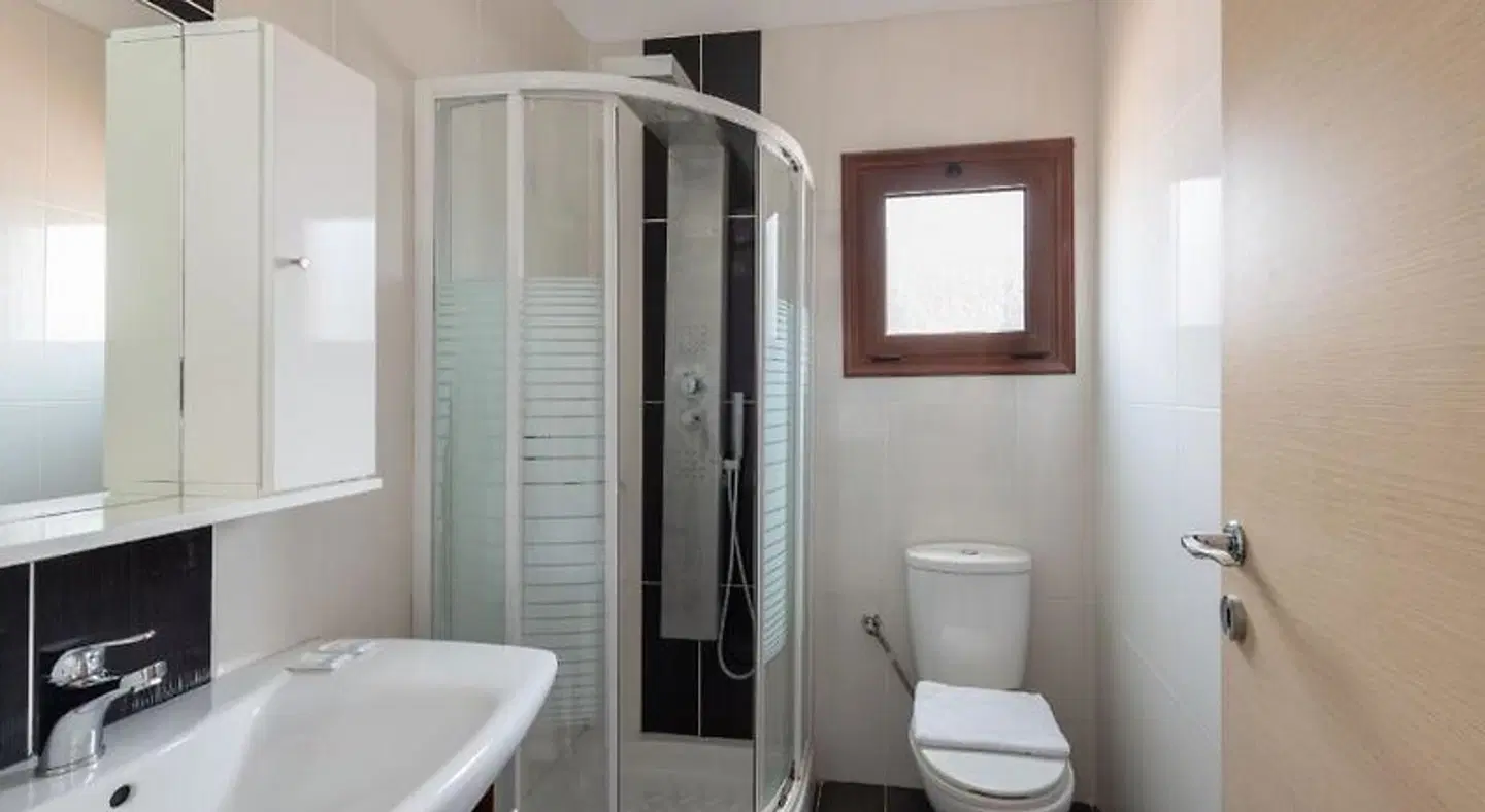 Georgias Garden Hotel Badezimmer