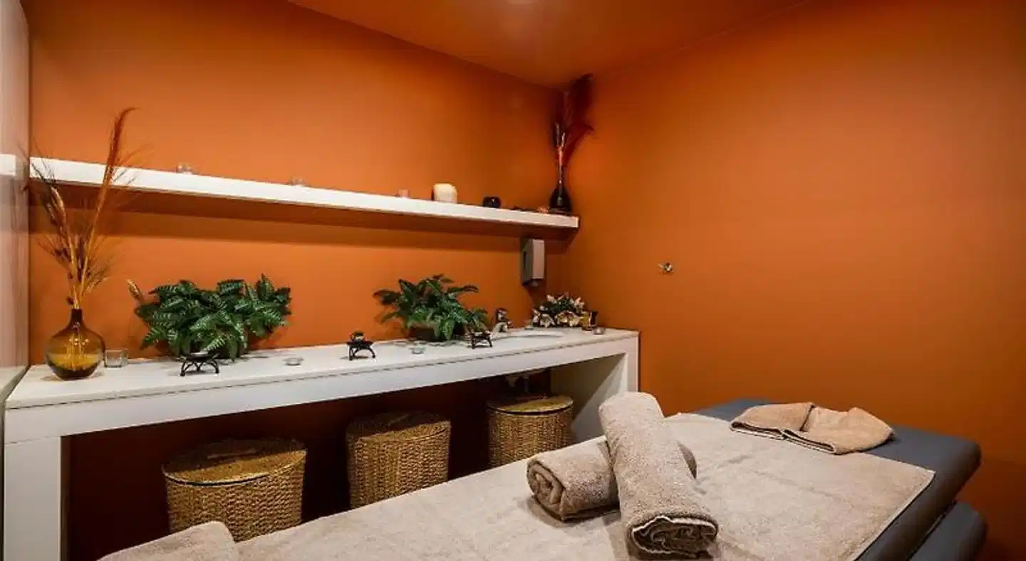 Metropolitan Hotel Restaurant