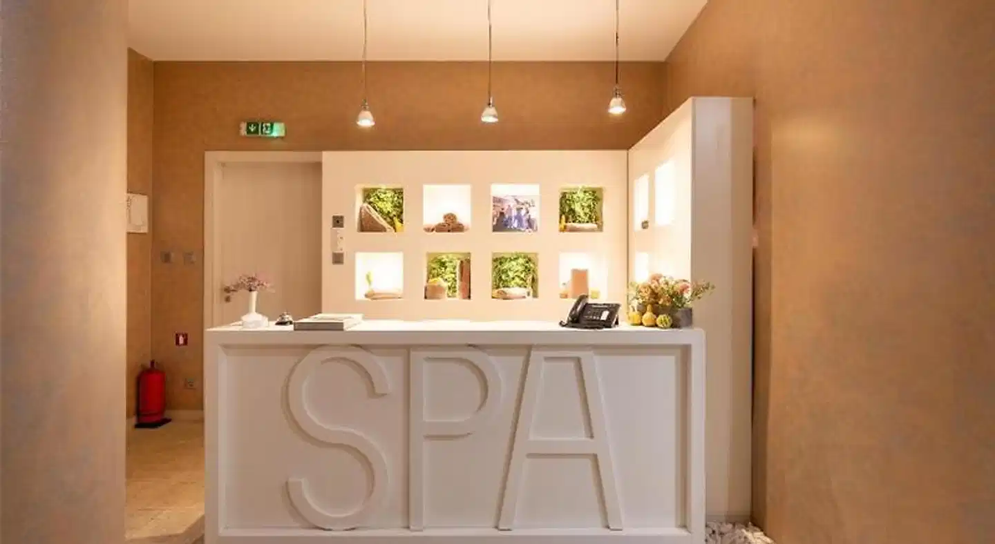 Metropolitan Hotel Bar