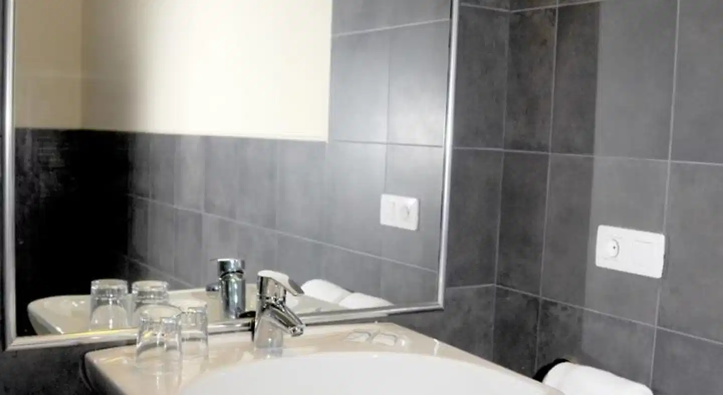 Apartamentos RF Bambi Badezimmer