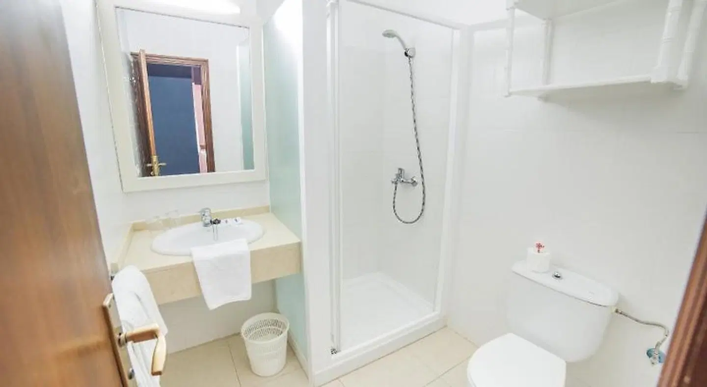 Apartamentos RF Bambi Badezimmer