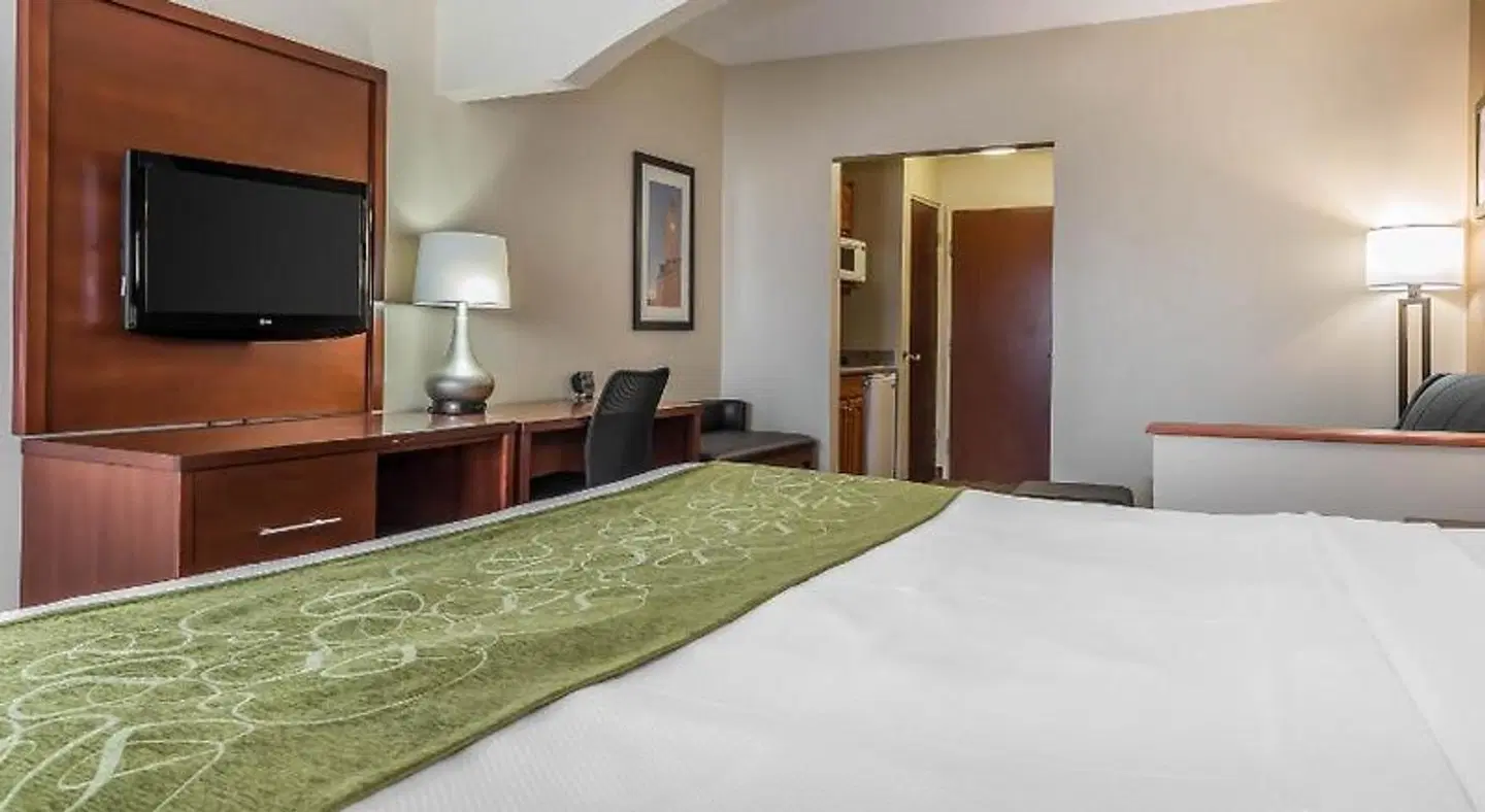 Comfort Suites Springfield ROOM_EXAMPLE